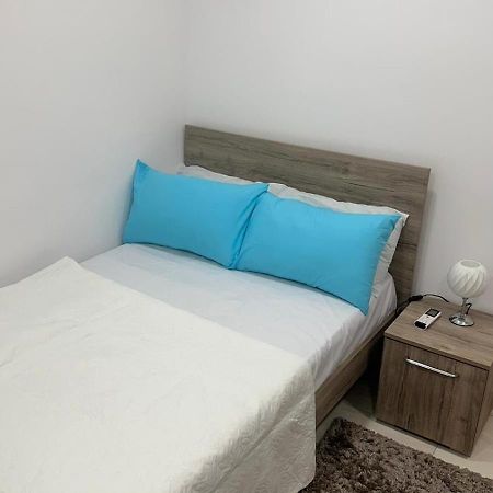 Your Elegant Home Away From Home Shared Apartment Only With Host Żebbuġ Extérieur photo