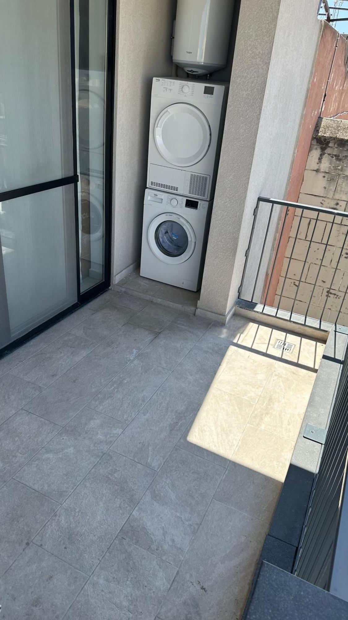 Your Elegant Home Away From Home Shared Apartment Only With Host Żebbuġ Extérieur photo
